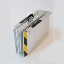 Rampe d’accès pliable en aluminium