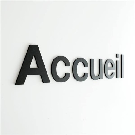 Lettre découpée Noire en PVC d´ép. 5 mm - Gamme Hy