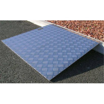 Rampe de franchissement en aluminium avec poignée 