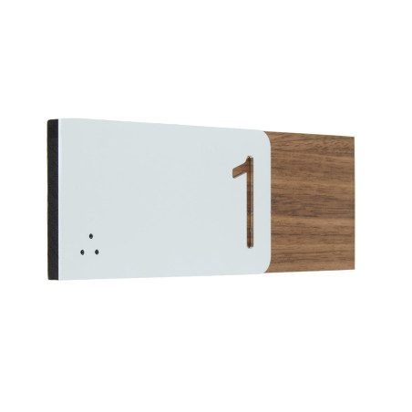 Numéro relief et braille - Gamme Wood® Dimension H 50 x L 148.5 mm Matière Alu & Noyer