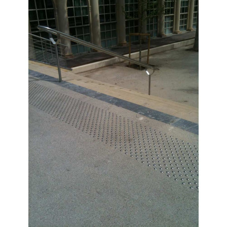 clou podotactile mise en situation