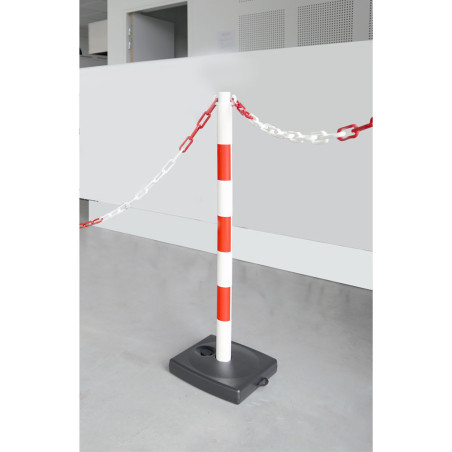 Poteau rouge et blanc