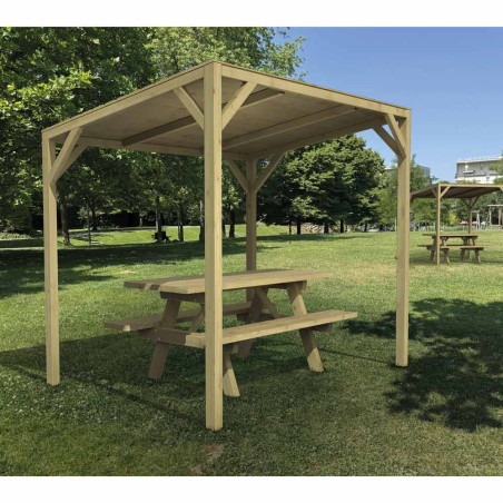 Pergola dans un parc public