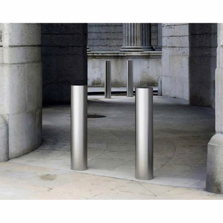 Borne inox anti bélier - en situation